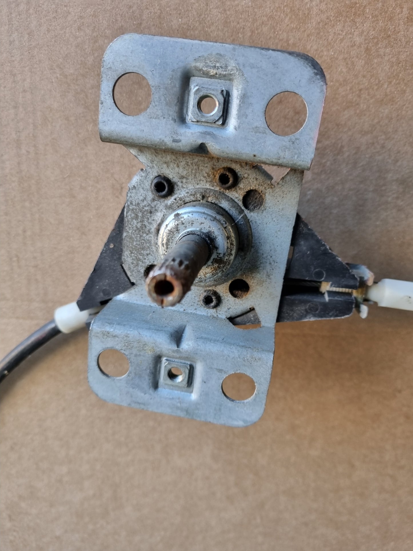 Genuine VW Early T4 Van FRONT WINDOW Winder LIFTER MECH Regulator KUO 701837501