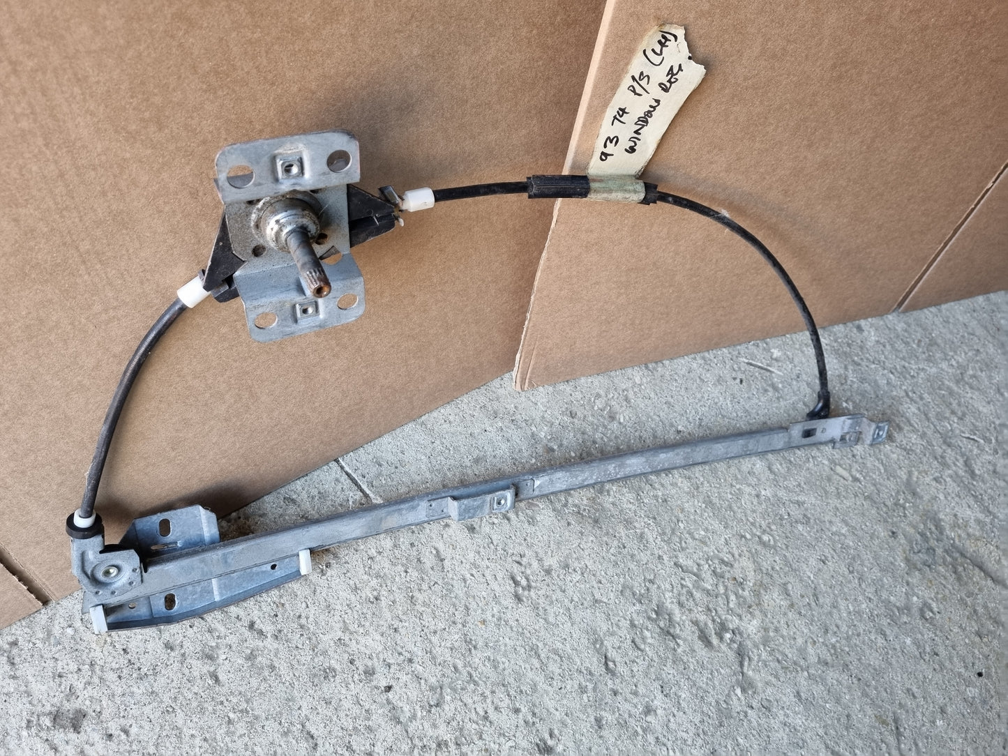 Genuine VW Early T4 Van FRONT WINDOW Winder LIFTER MECH Regulator KUO 701837501