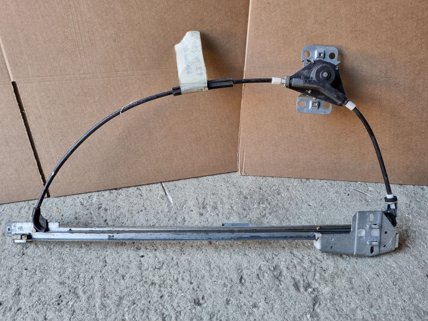 Genuine VW Early T4 Van FRONT WINDOW Winder LIFTER MECH Regulator KUO 701837501