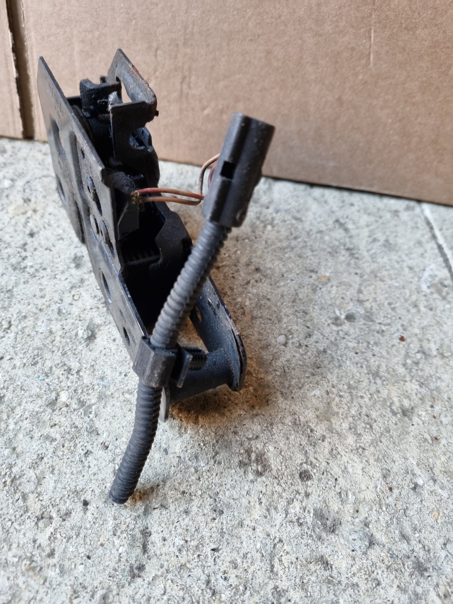 Volkswagen VW T5 Transporter Caravelle Campervan Bonnet Latch Catch 7H0823509