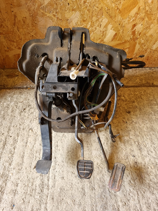 1990 Early VW T4 TRANSPORTER ACCELERATOR THROTTLE CLUTCH BRAKE PEDAL BOX Complete