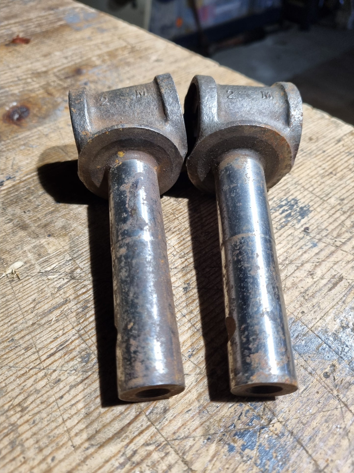 NOS VW splitscreen camper split bus front axle beam spindle upper king pin pair