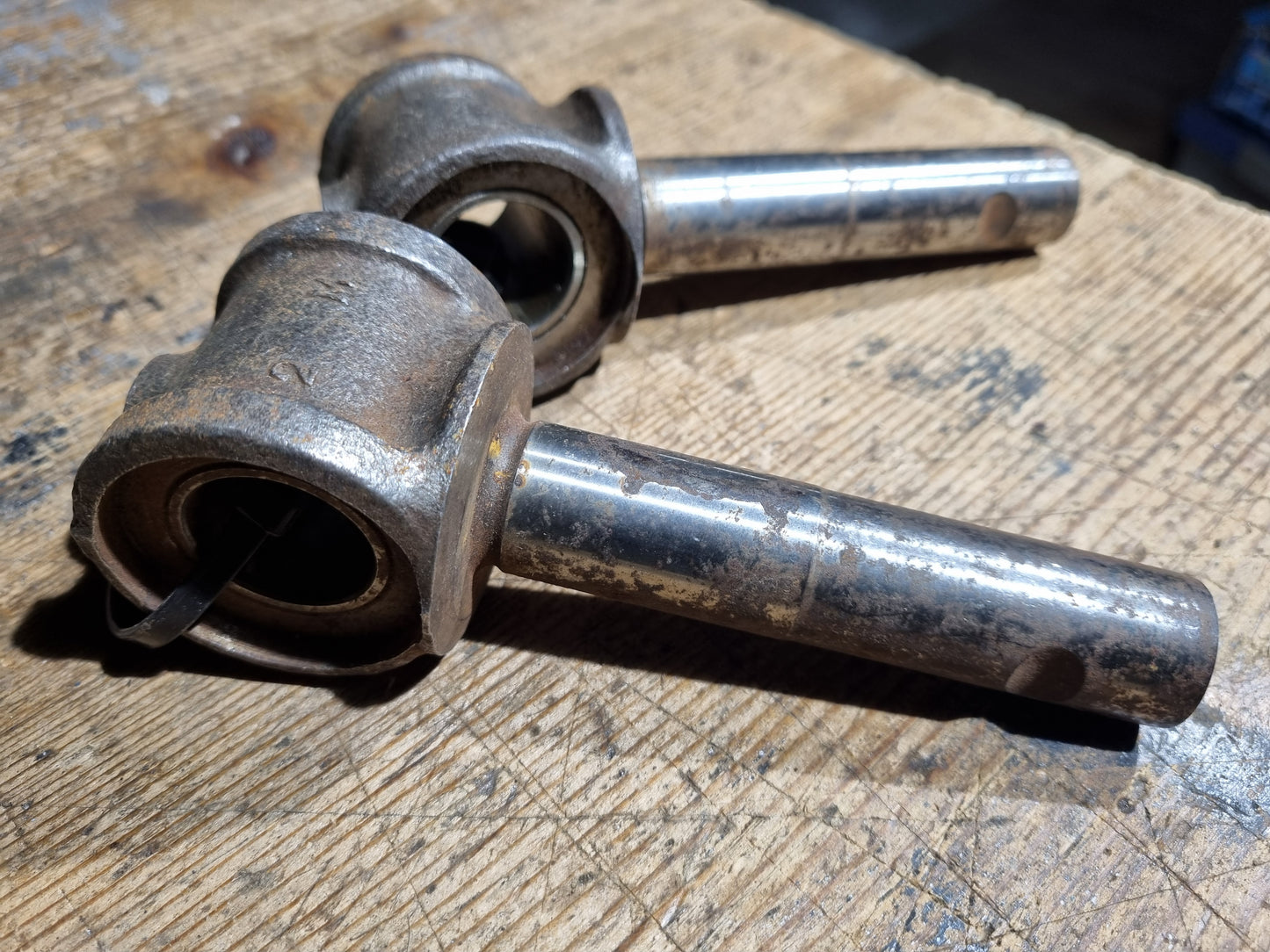 NOS VW splitscreen camper split bus front axle beam spindle upper king pin pair