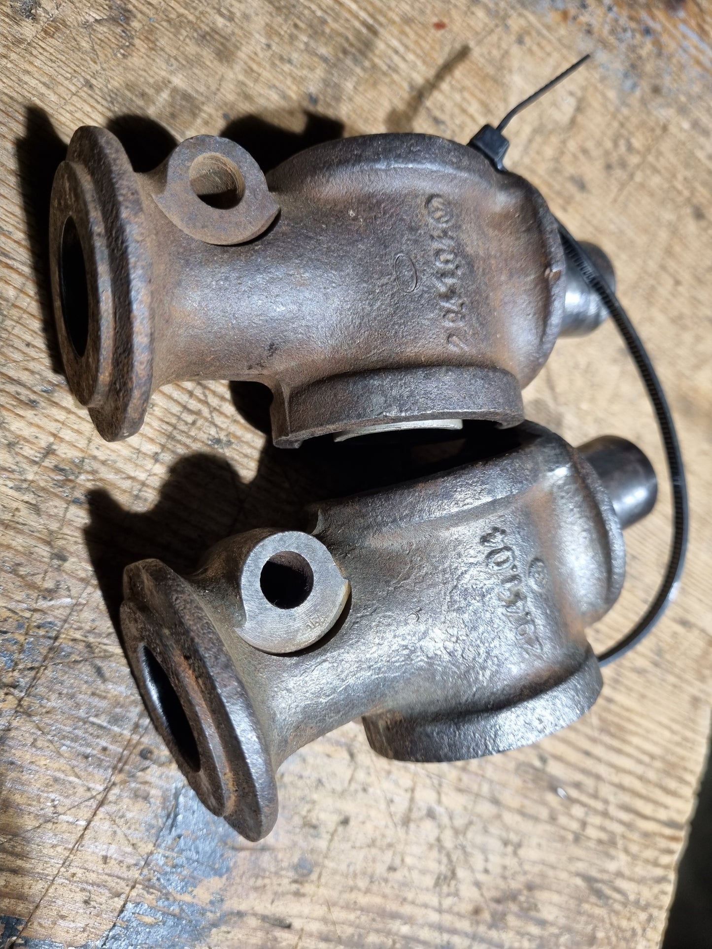 NOS VW split bus front axle spindle lower king pin pair 29 barndoor part number