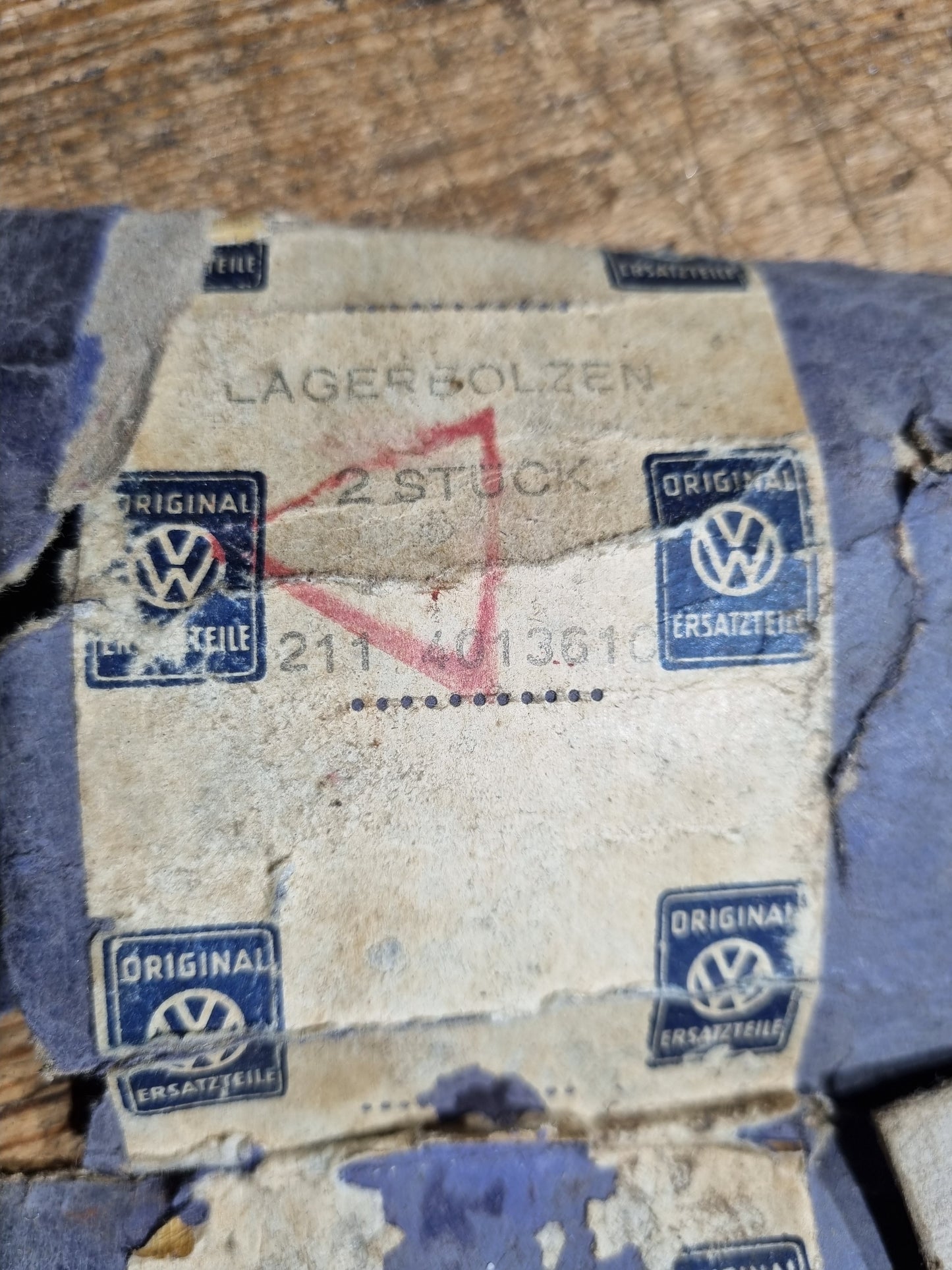 NOS VW split bus front axle spindle lower king pin pair 29 barndoor part number
