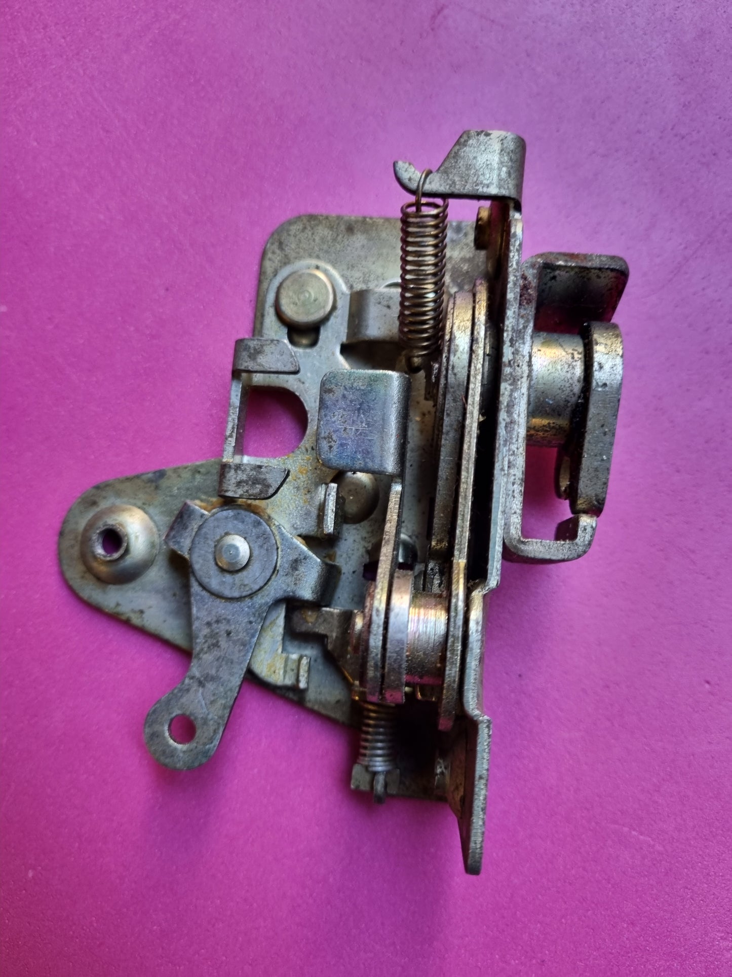 NOS VW 211 837 015 F Door lock latch left VW Type 2 T1 bus van rare 67 Only part
