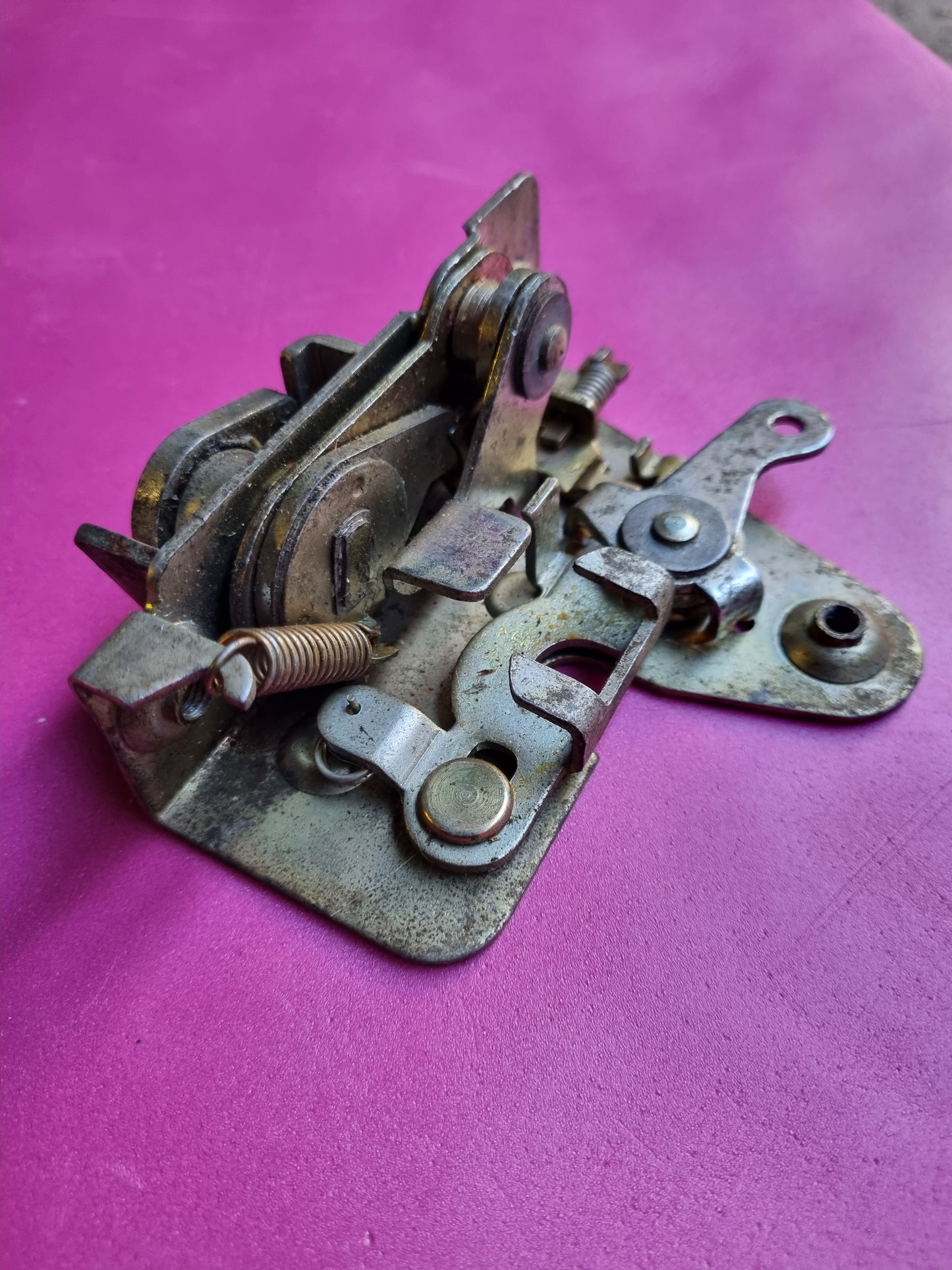 NOS VW 211 837 015 F Door lock latch left VW Type 2 T1 bus van rare 67 Only part