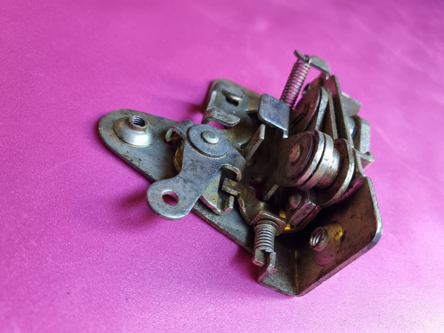 NOS VW 211 837 015 F Door lock latch left VW Type 2 T1 bus van rare 67 Only part