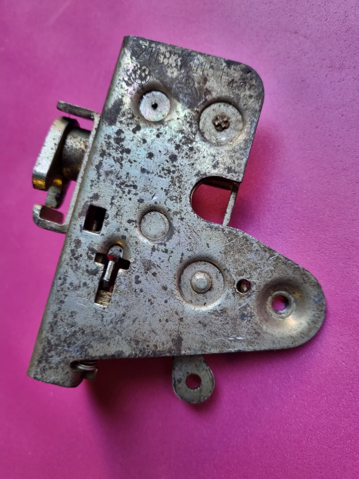 NOS VW 211 837 015 F Door lock latch left VW Type 2 T1 bus van rare 67 Only part