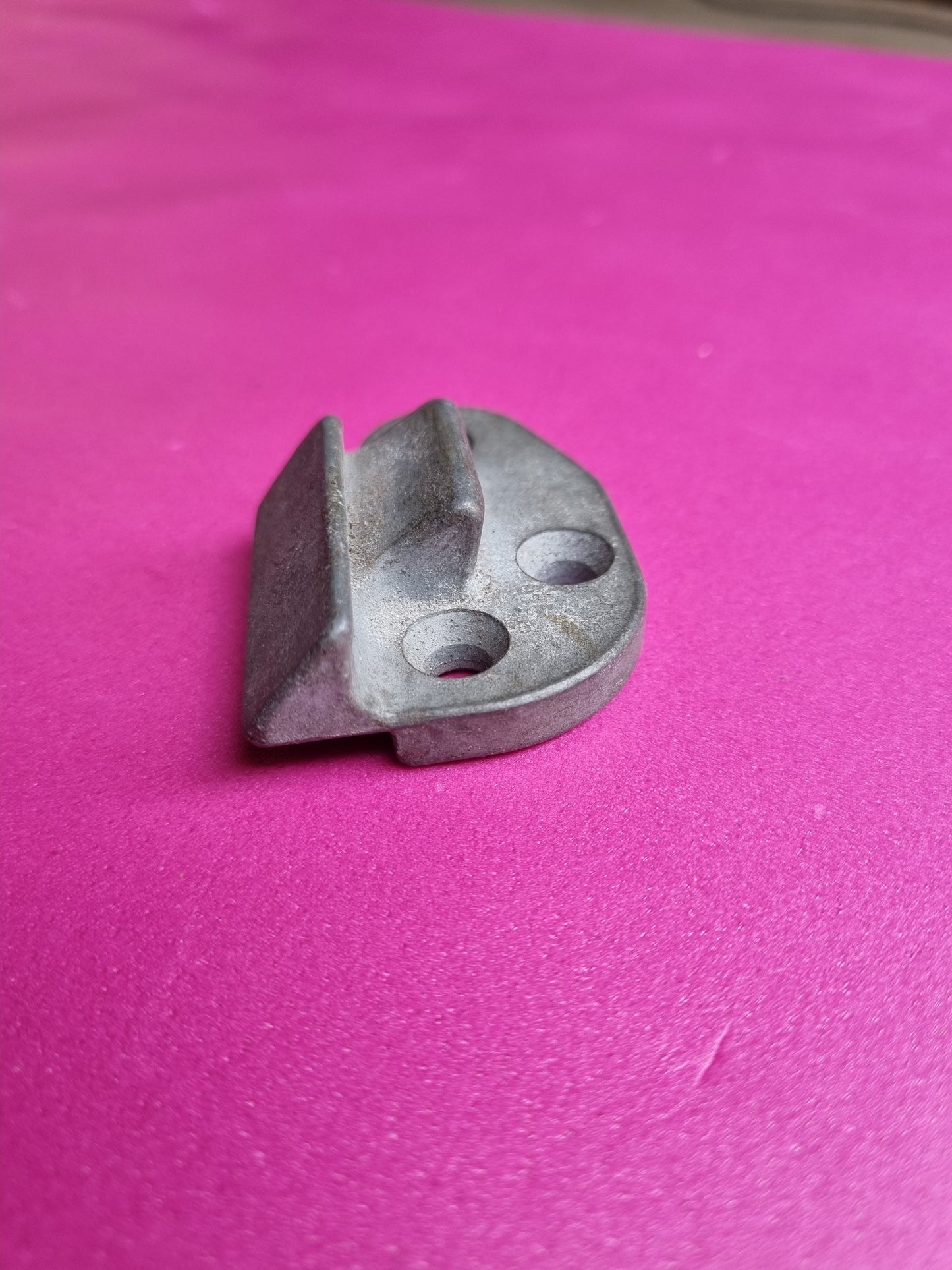 NOS VW Splitscreen van bus Front Cab Door Lock Striker Plate LEFT 211 837 295 C