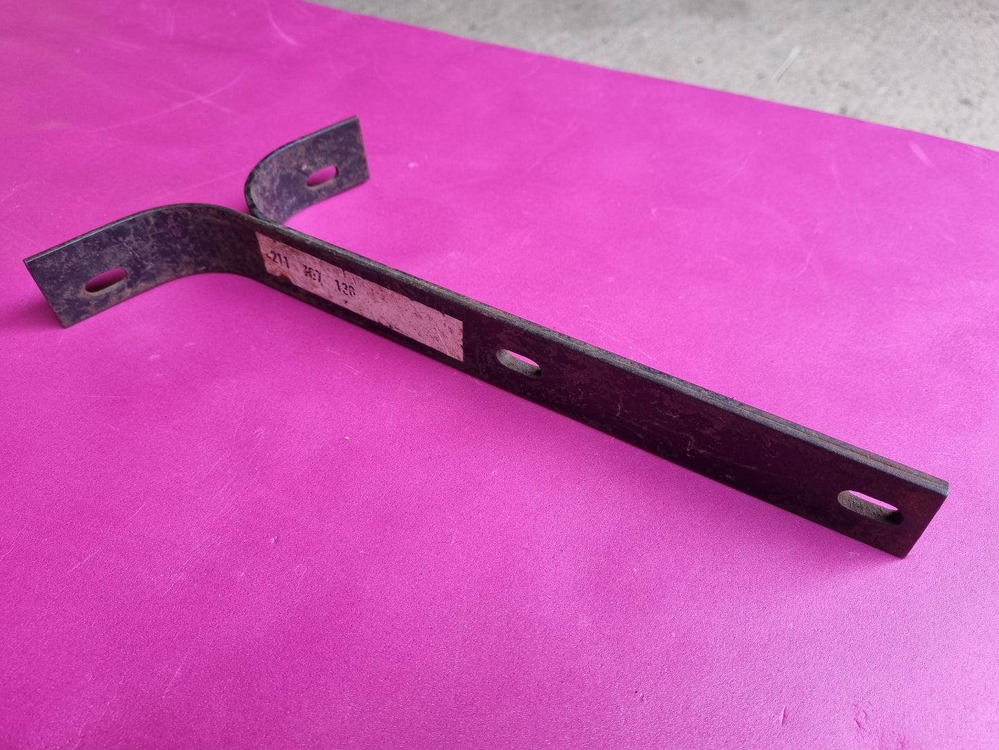 NOS VW Type 2 Splitscreen Bus Bulli Barndoor Bumper mount hanger bracket