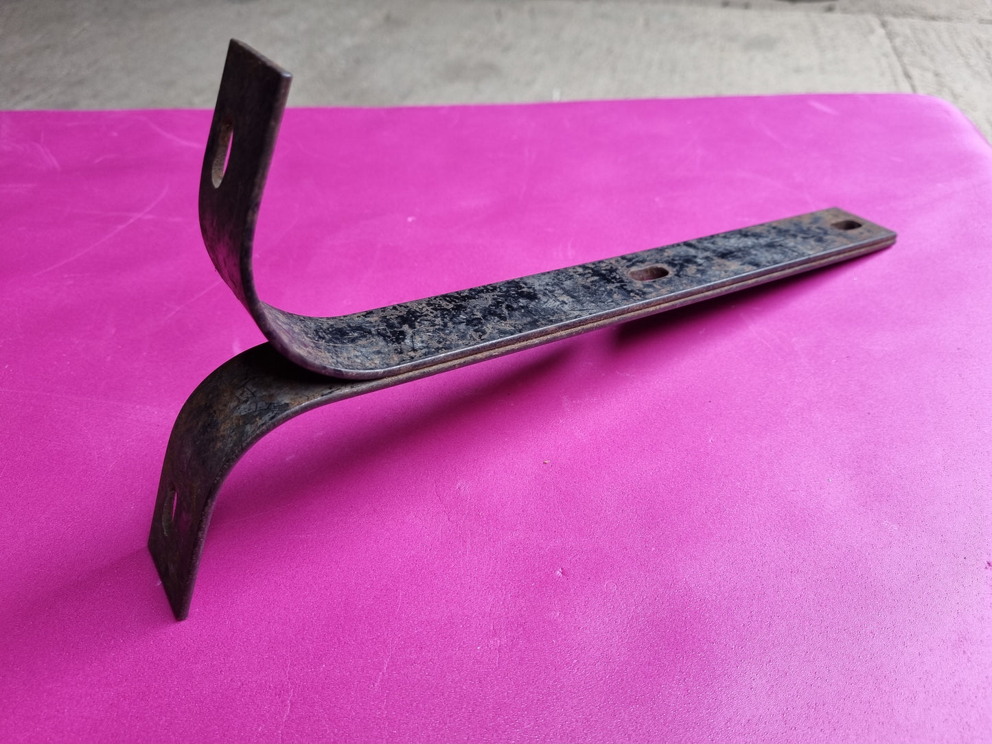 NOS VW Type 2 Splitscreen Bus Bulli Barndoor Bumper mount hanger bracket