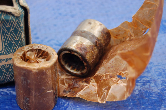 NOS VW Splitscreen van bus early front spindle link pin bearing and race - pair