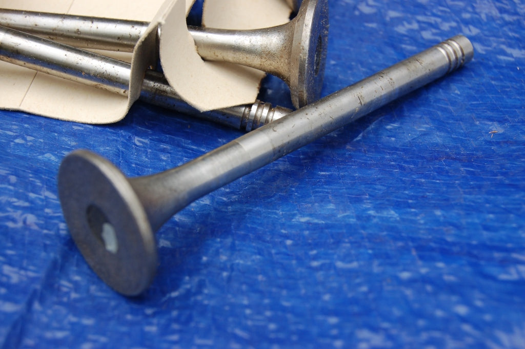 Genuine Original NOS VW Boxed Engine Exhaust Valves x 4