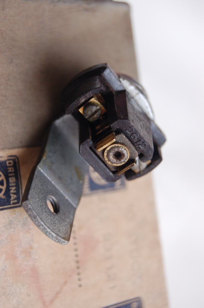 NOS VW bus screw terminal windshield wiper switch