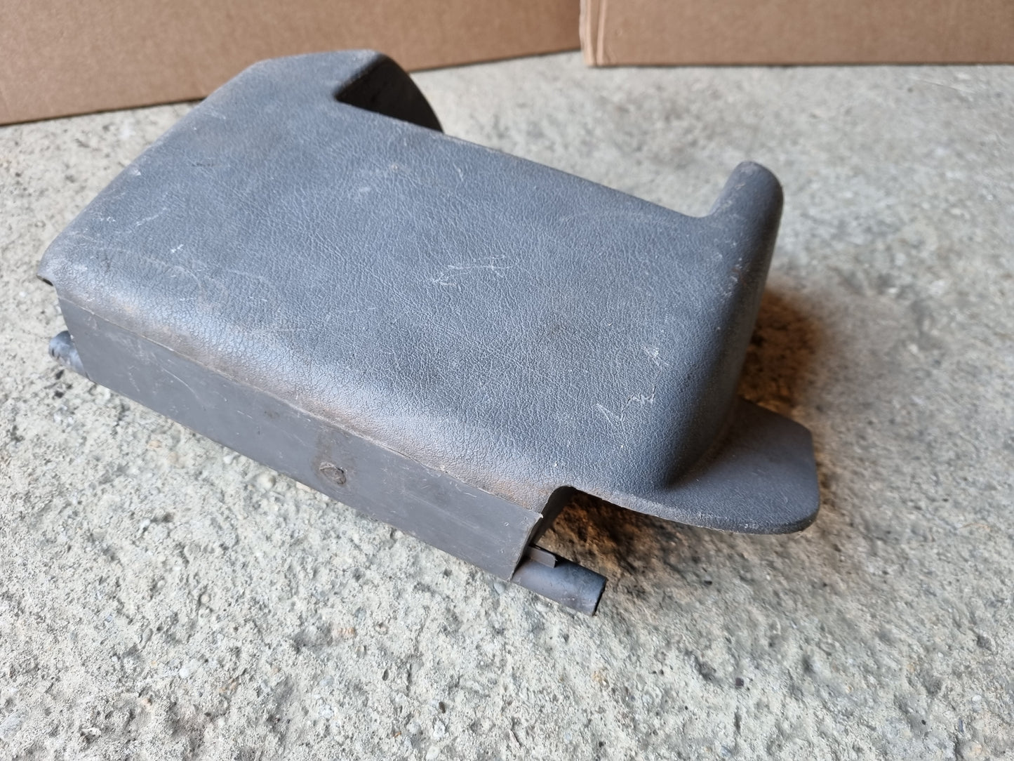 VW VAG Very Early T4 Transporter Van Fusebox Trim Cover Pocket with fuse layout