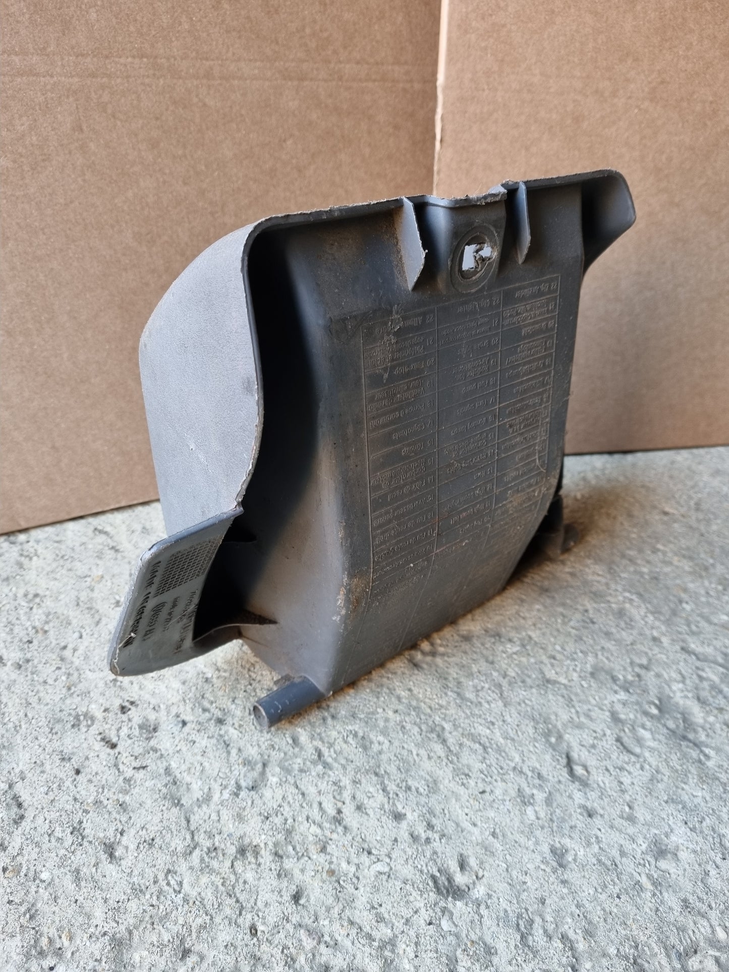 VW VAG Very Early T4 Transporter Van Fusebox Trim Cover Pocket with fuse layout