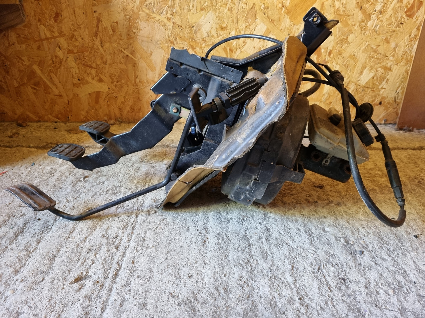 1995 96 VW T4 TRANSPORTER ACCELERATOR THROTTLE CLUTCH BRAKE PEDAL BOX Complete
