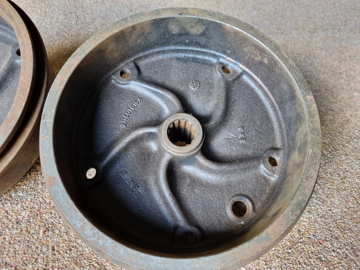 Genuine VW NOS Type 2 T1 Splitscreen Rear Brake drum pair wide 5x205 Trekker 181