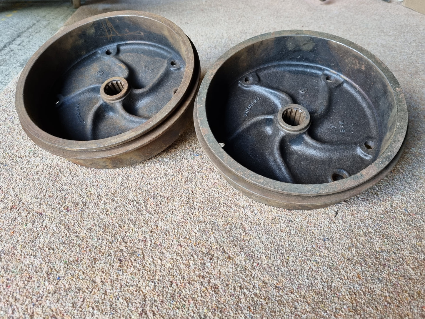 Genuine VW NOS Type 2 T1 Splitscreen Rear Brake drum pair wide 5x205 Trekker 181