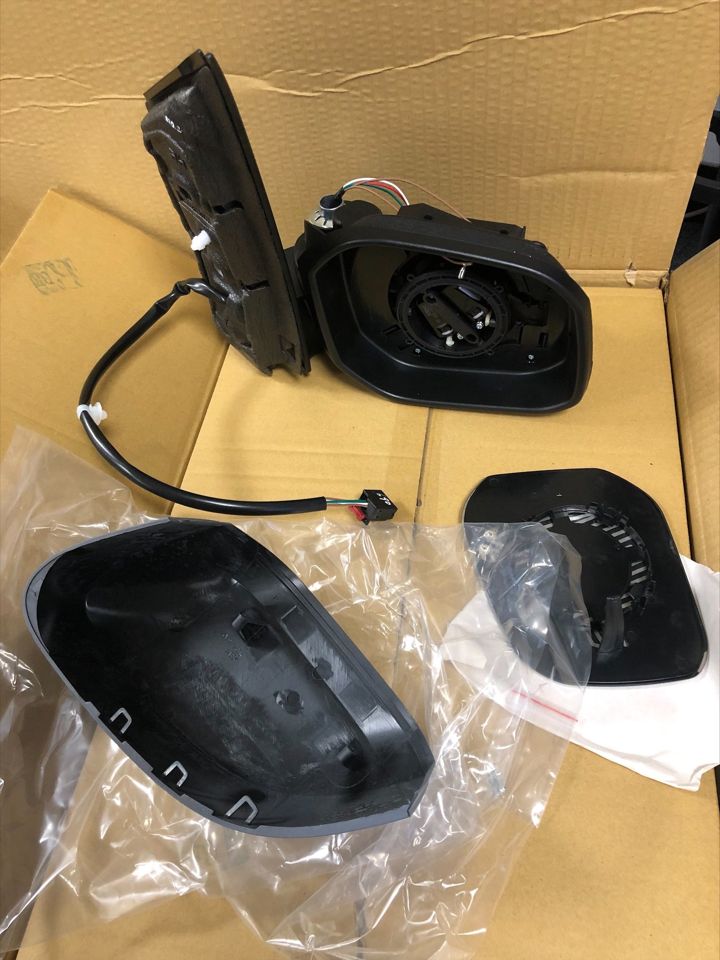 2004 to 2020 VW Caddy Life Upgrade Wing Door Mirrors HEATED ELECTRIC adjust - PAIR